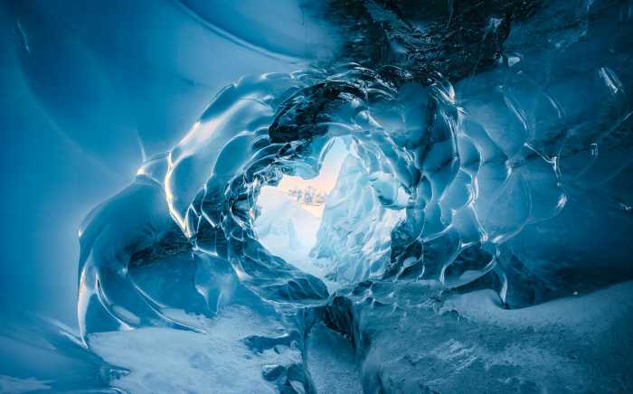 Digitally printed photomural The Eye of the Glacier