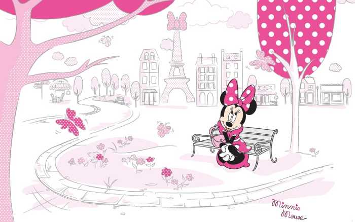 Premium Non-Woven Minnie in Paris