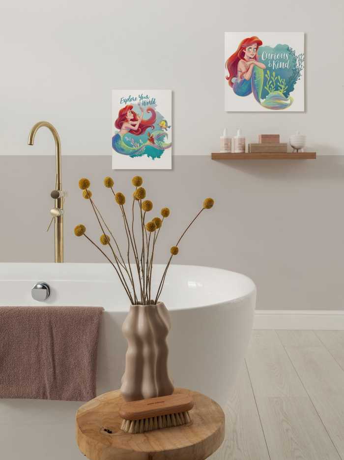 Vlies Bild auf Keilrahmen/ Echtholzrahmen Disney Ariel Curious & Kind