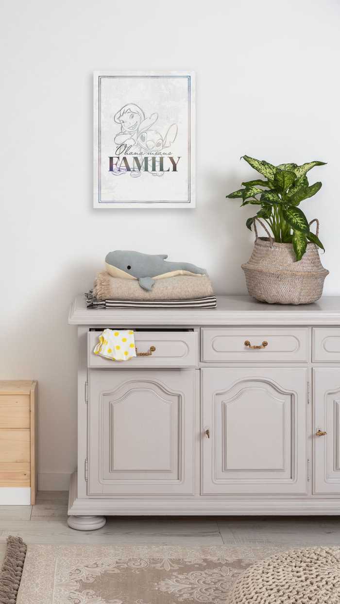 Vlies Bild auf Keilrahmen/ Echtholzrahmen Disney Lilo & Stitch - Family Goals