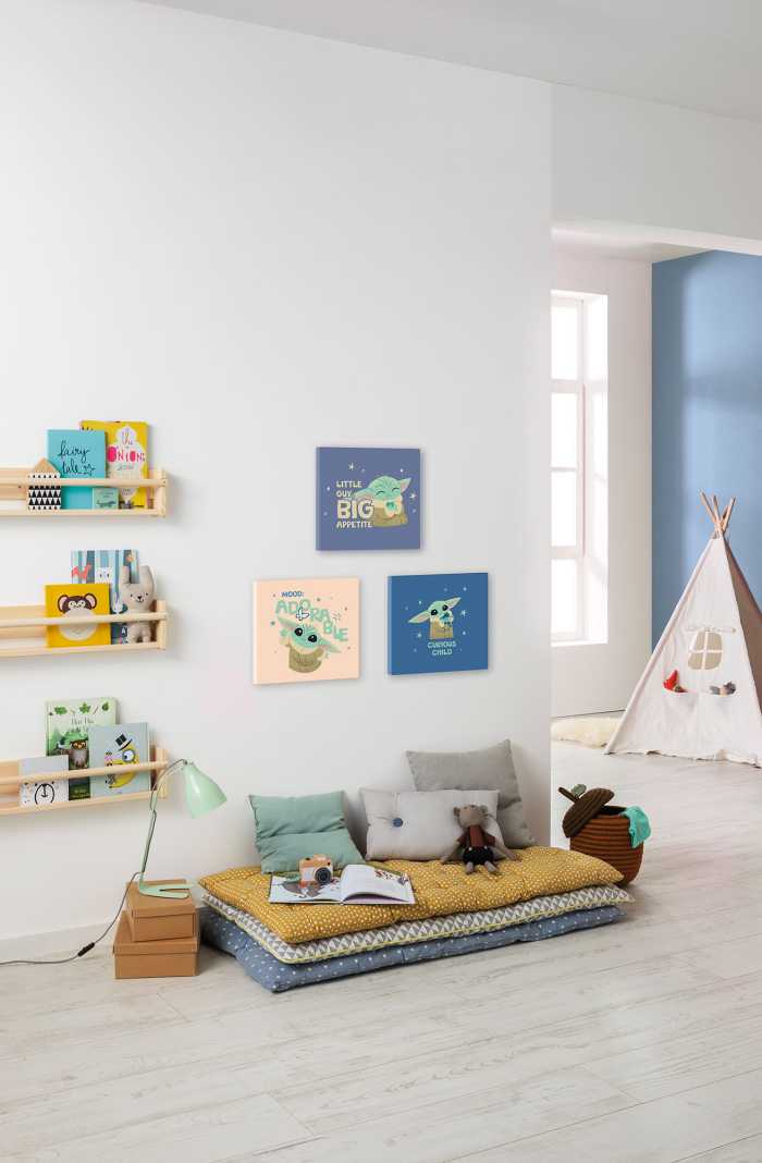 Vlies Bild auf Keilrahmen/ Echtholzrahmen The Mandalorian - Little Grogu Adorable