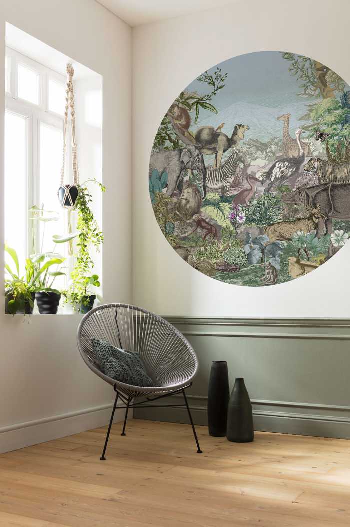 Non-woven adhesive round mural Animal Kingdom