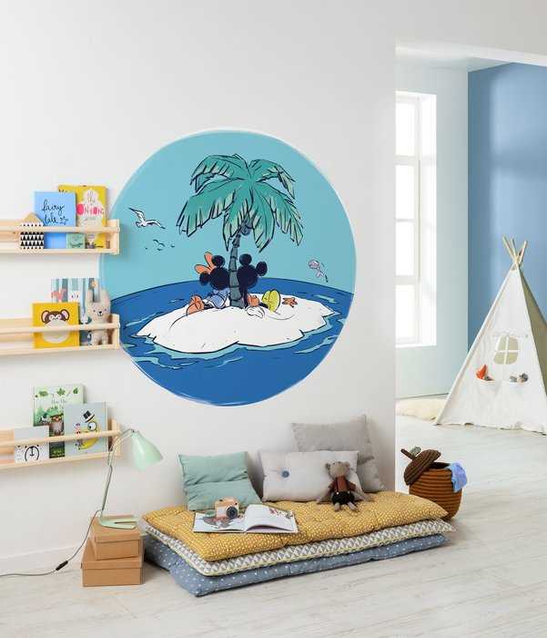 Non-woven adhesive round mural Mickey and Minnie Beach Vacation