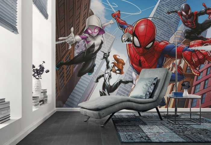 Standard Non-woven Marvel Spider-Man Swinging Crew
