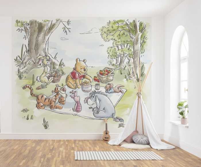 Standard Non-woven Disney Winnie the Pooh Picnic