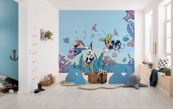 Standard Non-woven Mickey & Minnie Coral Reef