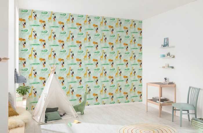 Non-woven Mickey Doodle Zoo