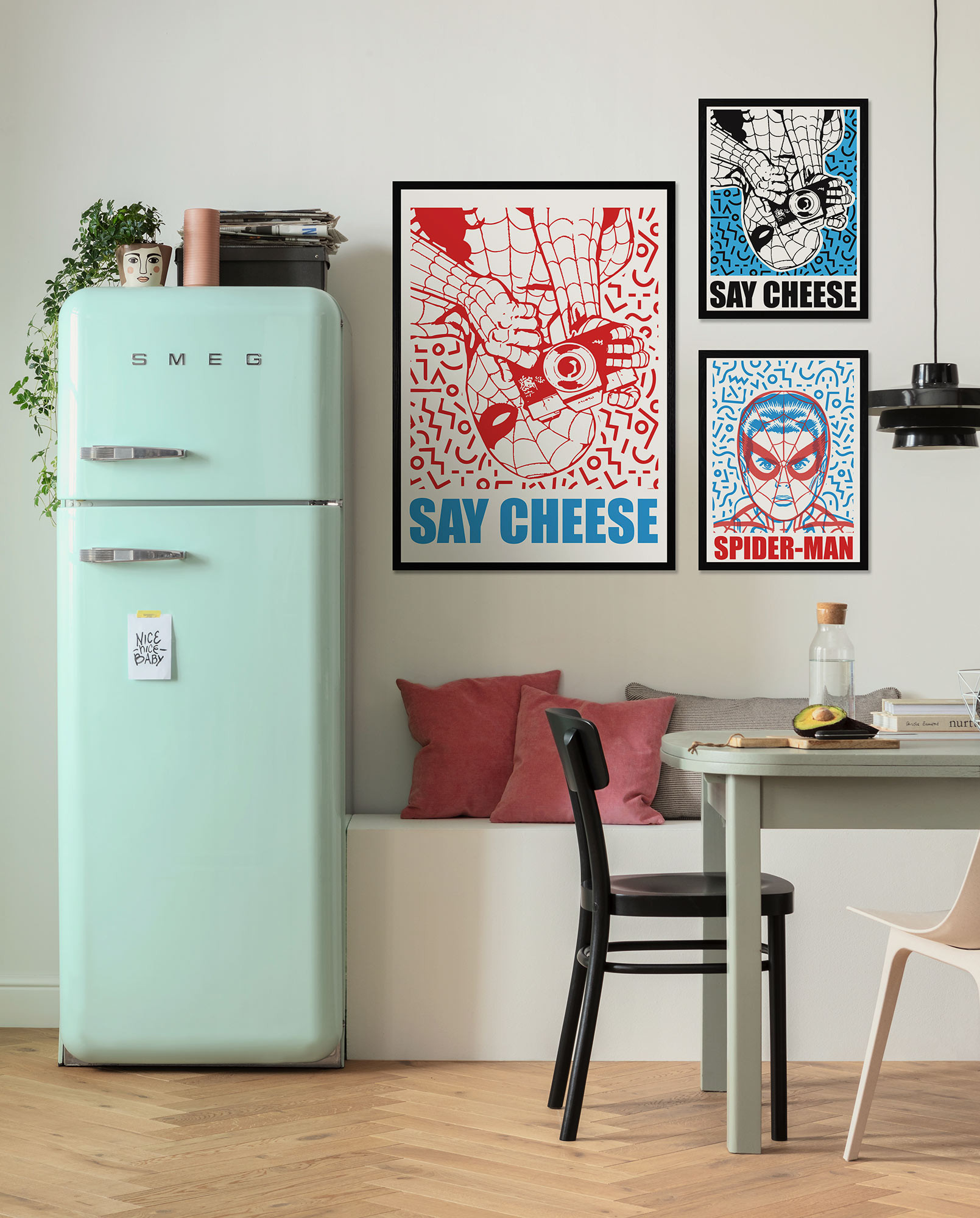 Marvel Spider-Man Say Cheese Red